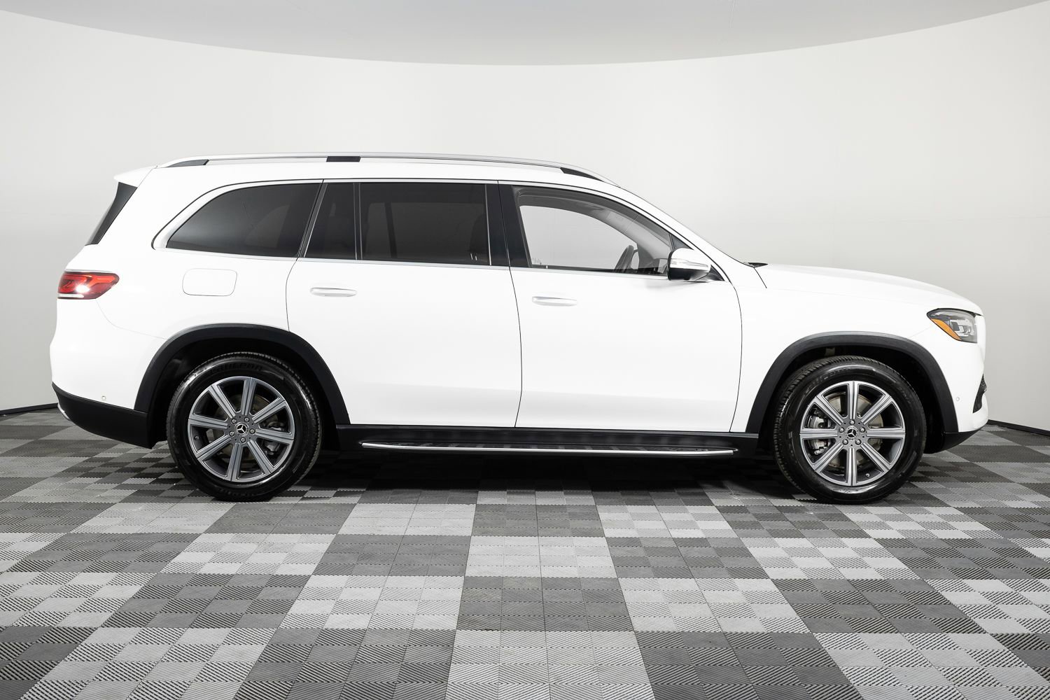 Used 2021 Mercedes-Benz GLS 450 4MATIC image 9