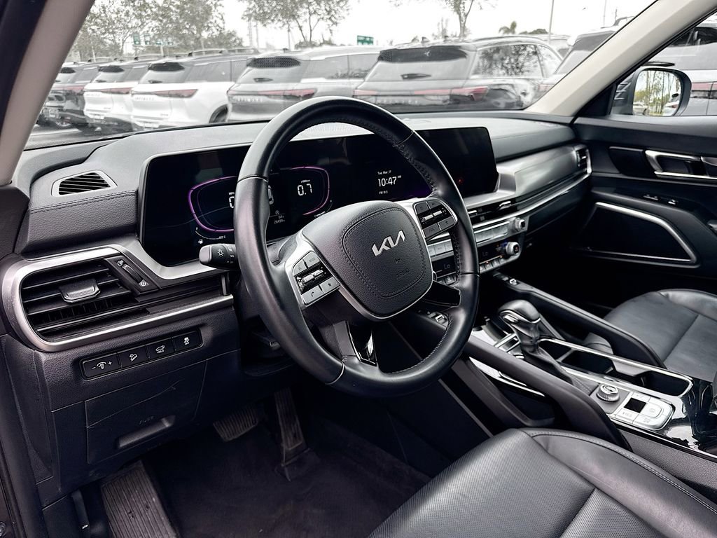 Used 2025 Kia Telluride S FWD image 10