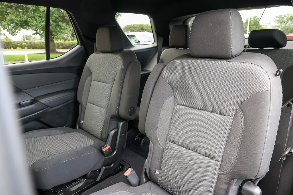 Used 2023 Chevrolet Traverse LT FWD image 38