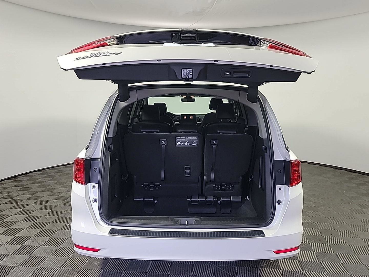 Certified 2023 Honda Odyssey EX-L image 9