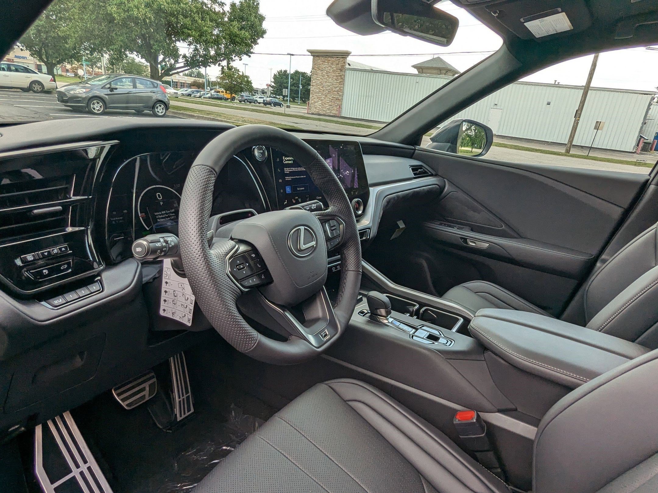 New 2025 Lexus TX 500h AWD image 4