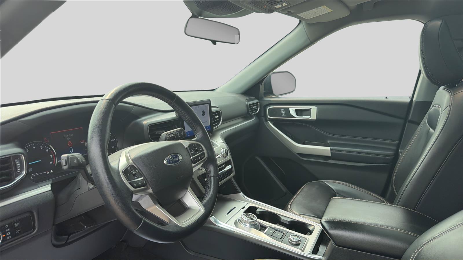 Used 2023 Ford Explorer XLT w/ Equipment Group 202A AWD/4WD image 16