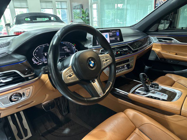 Used 2020 BMW 745e xDrive AWD/4WD image 3