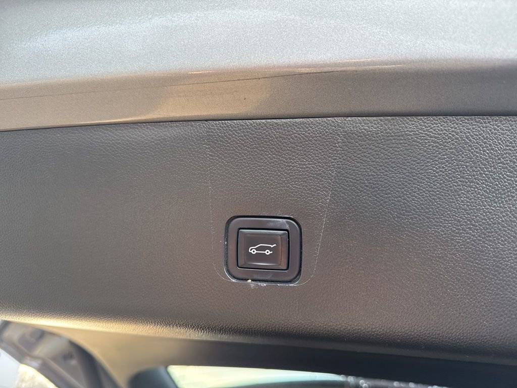 Certified 2023 Chevrolet Traverse LT w/ Midnight/Sport Edition image 25