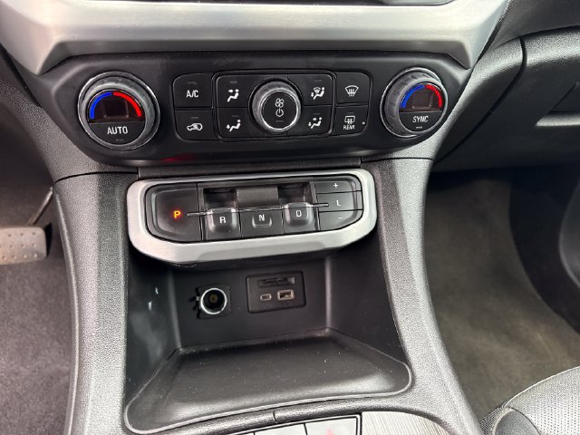 Certified 2023 GMC Acadia SLT FWD image 19