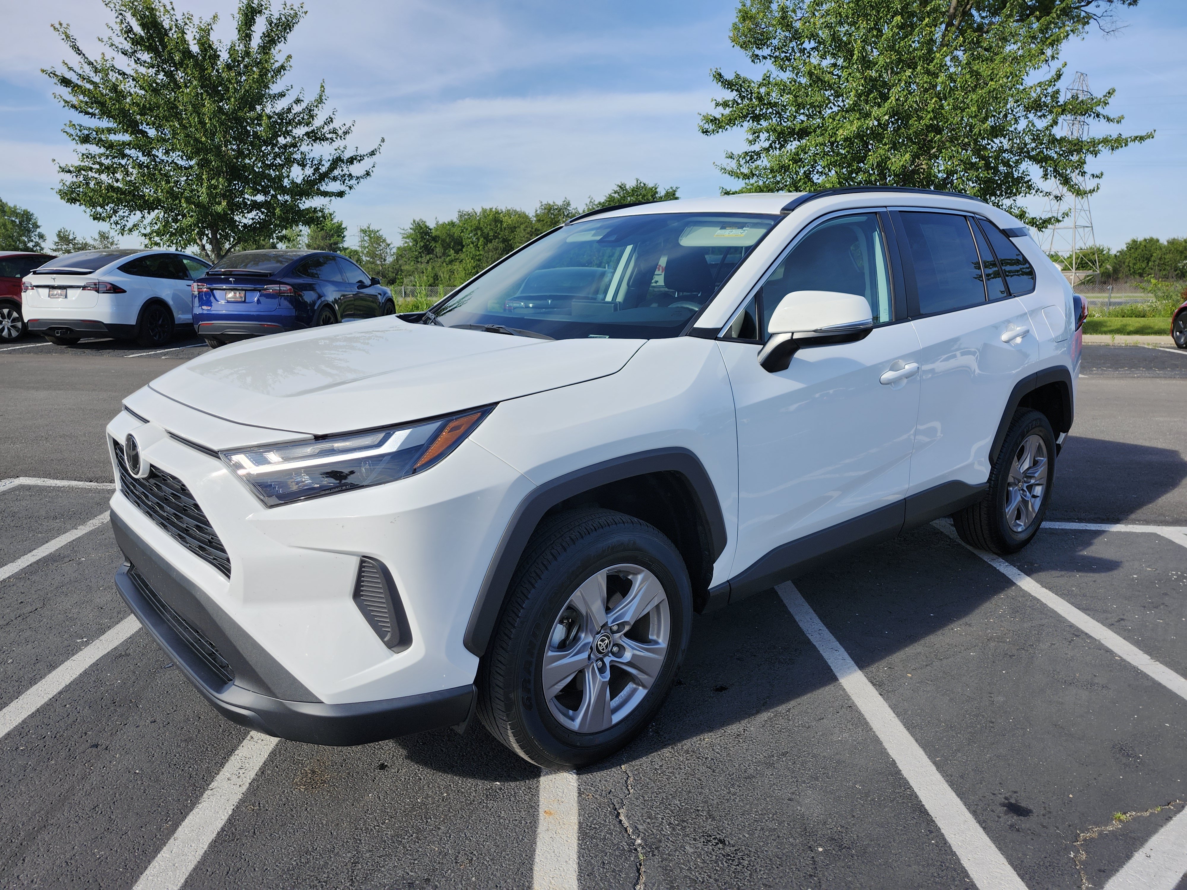 Used 2024 Toyota RAV4 XLE AWD/4WD image 11
