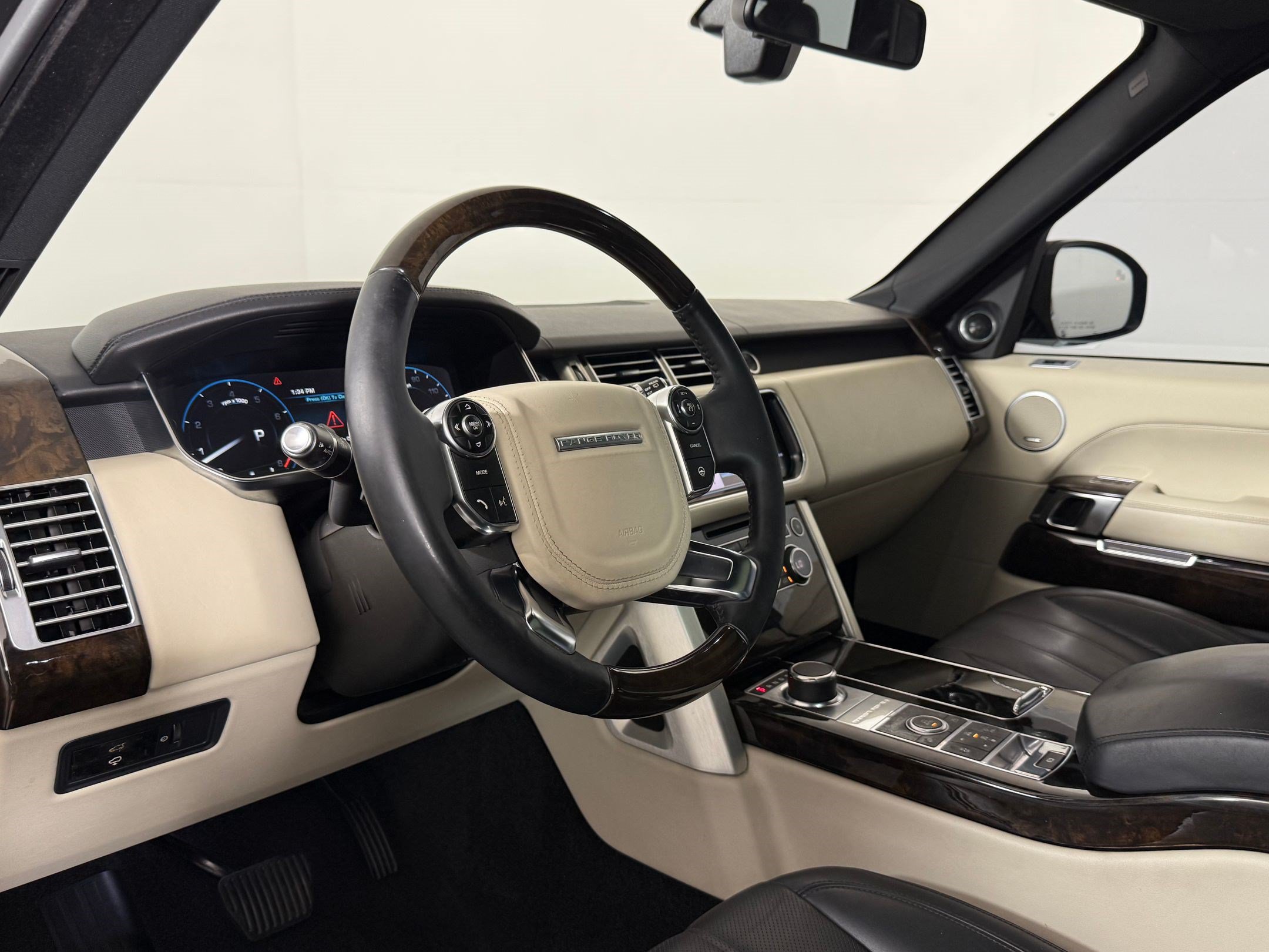 Used 2013 Land Rover Range Rover HSE AWD/4WD image 4