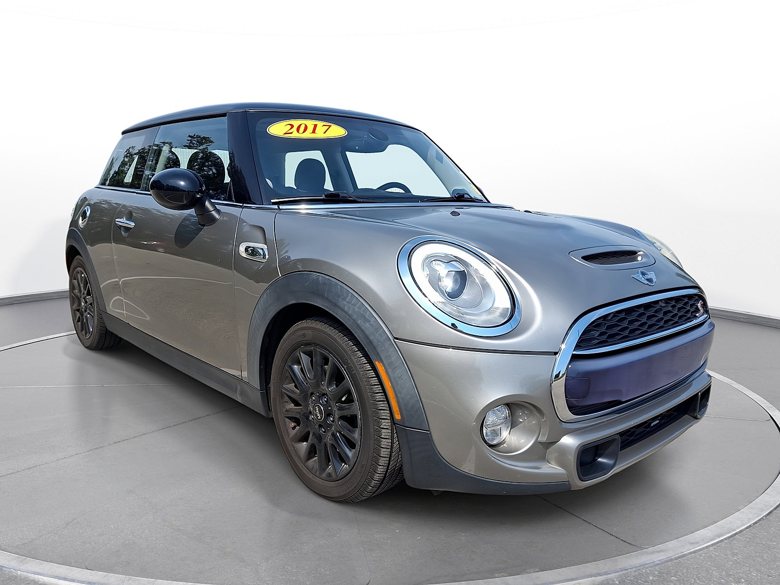 Used 2017 MINI Cooper S FWD image 1