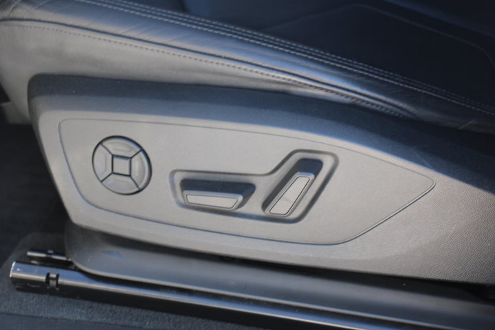 Used 2020 Audi Q3 2.0T Premium w/ Convenience Package image 12