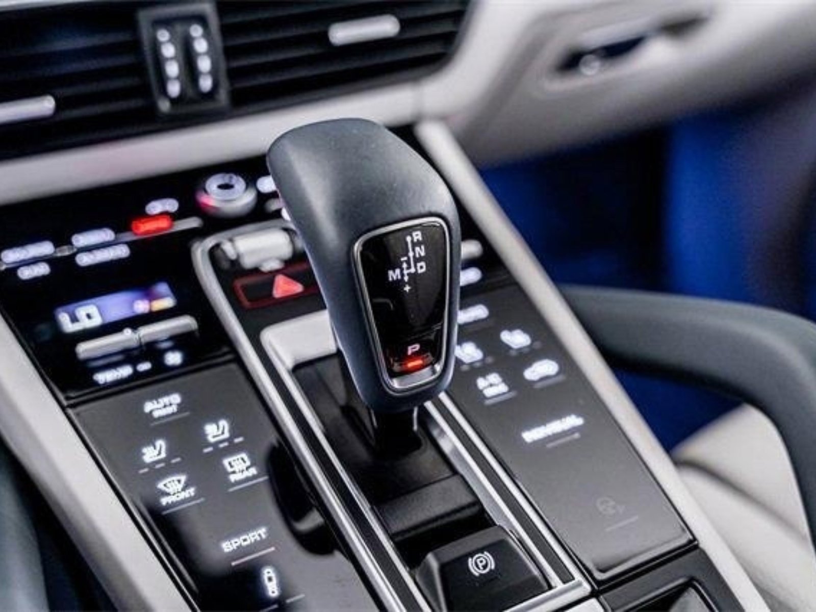 Used 2022 Porsche Cayenne S image 40