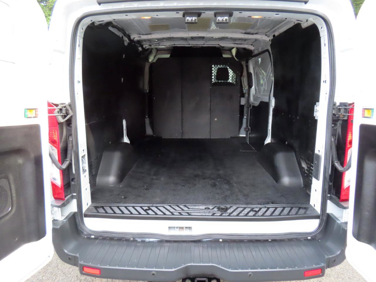 Used 2016 Ford Transit 250 130 Low Roof RWD image 18