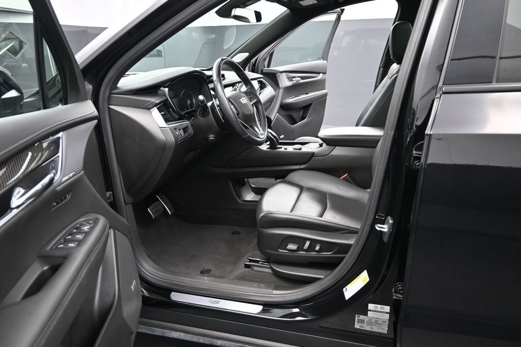 Certified 2023 Cadillac XT6 Sport w/ LPO, Floor Liner Package AWD/4WD image 21