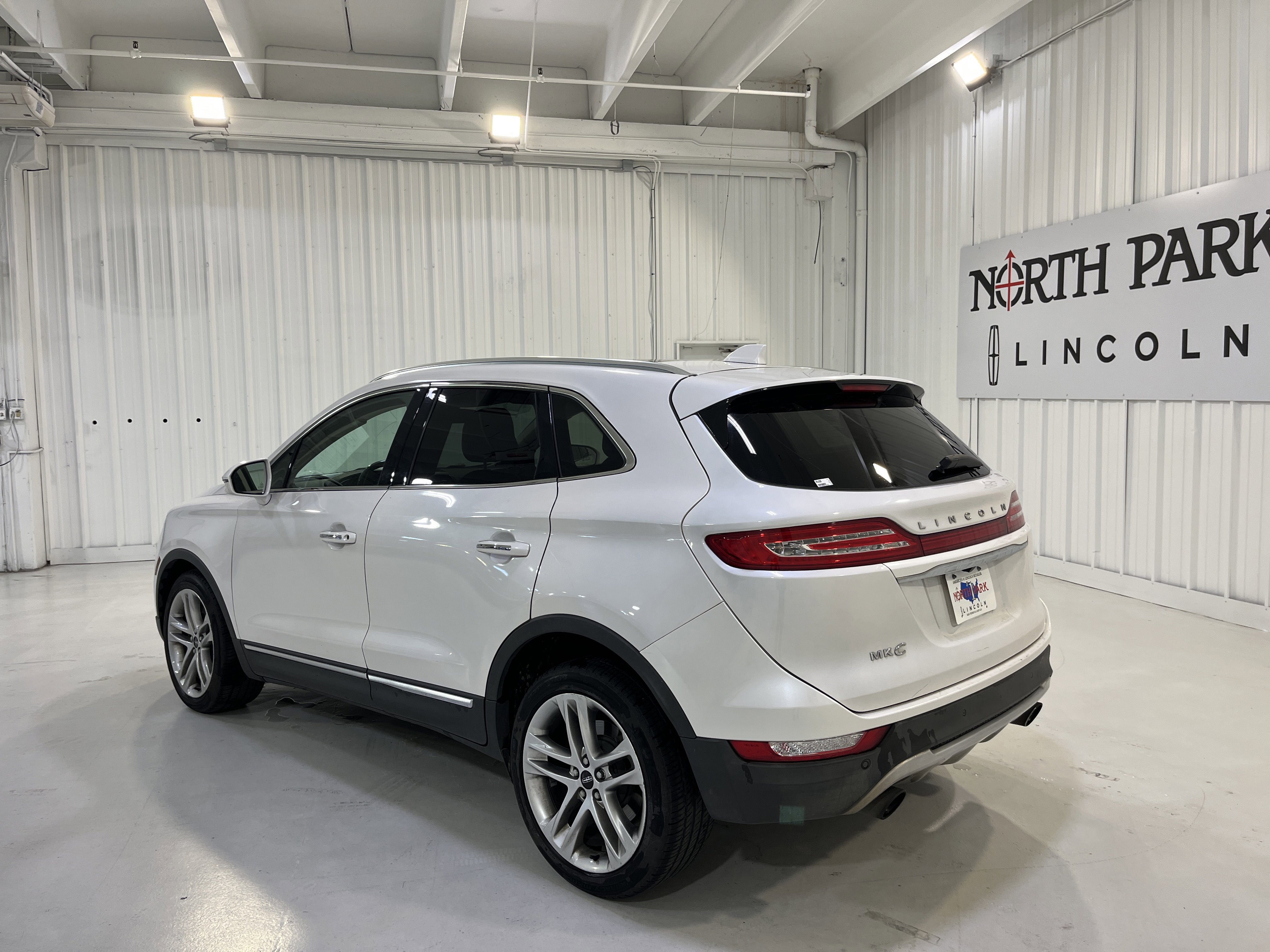 Used 2019 Lincoln MKC Reserve w/ MKC Climate Package image 3