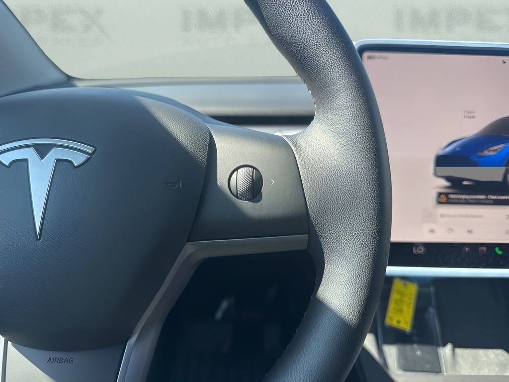 Used 2024 Tesla Model Y Long Range image 16