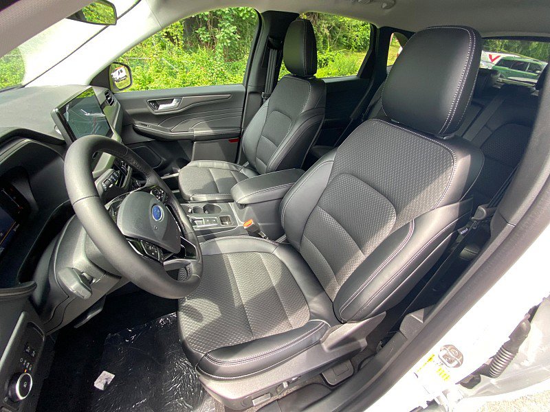 New 2025 Ford Escape SE image 15