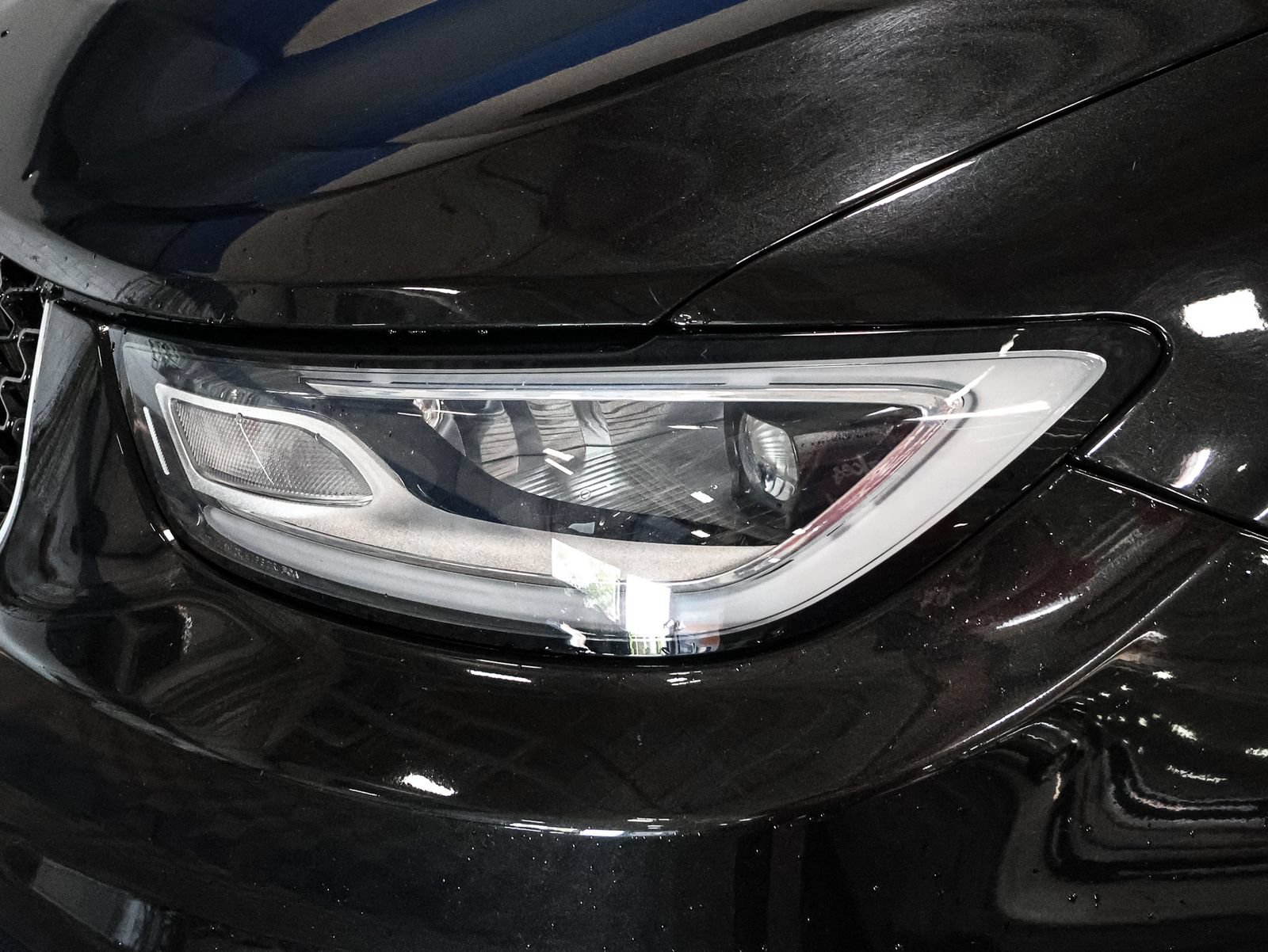 Used 2023 Chrysler Pacifica Touring-L FWD image 14