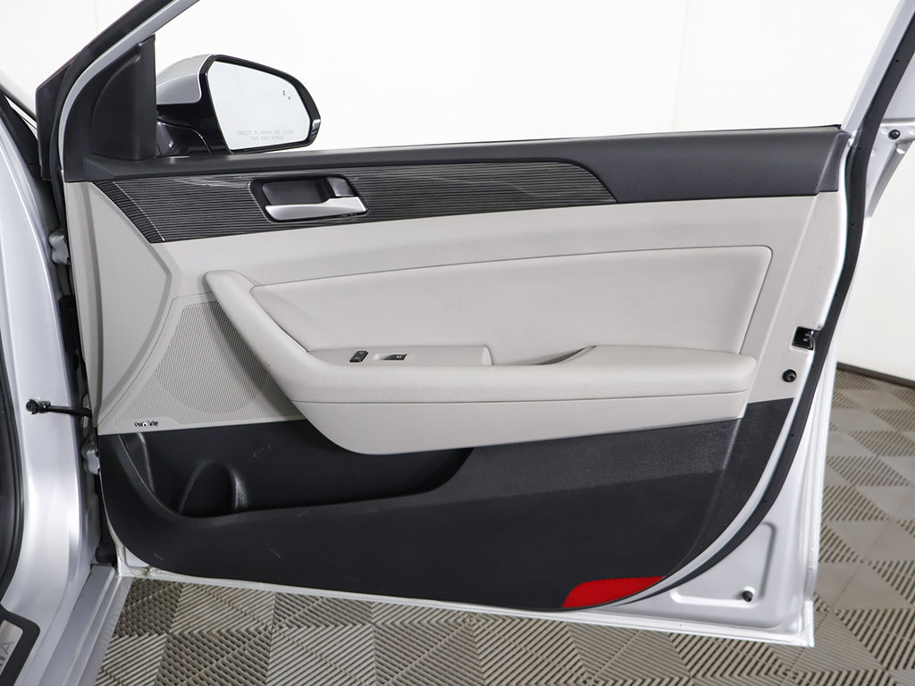 Used 2019 Hyundai Sonata Limited w/ Ultimate Package 04 FWD image 27