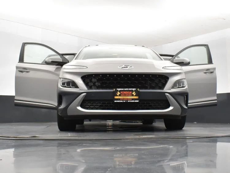 Used 2022 Hyundai Kona Limited w/ Cargo Package image 11