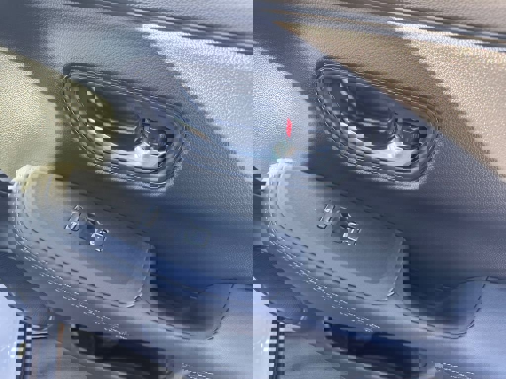 Used 2025 Honda HR-V EX-L image 15