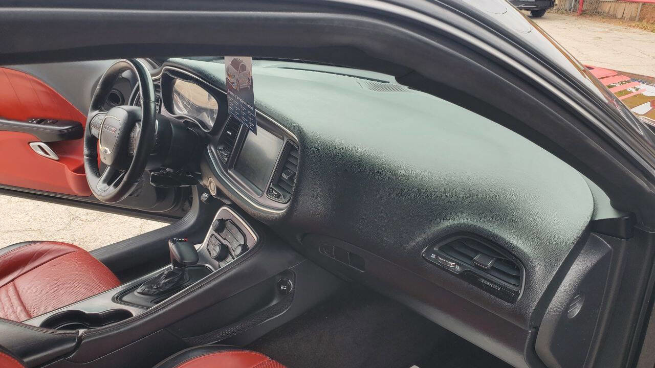 Used 2015 Dodge Challenger R/T Plus image 20