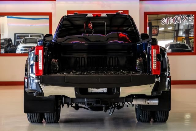 Used 2023 Ford F350 Lariat w/ Lariat Ultimate Package AWD/4WD image 9
