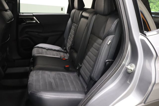 Used 2022 Mitsubishi Outlander SE AWD/4WD image 13