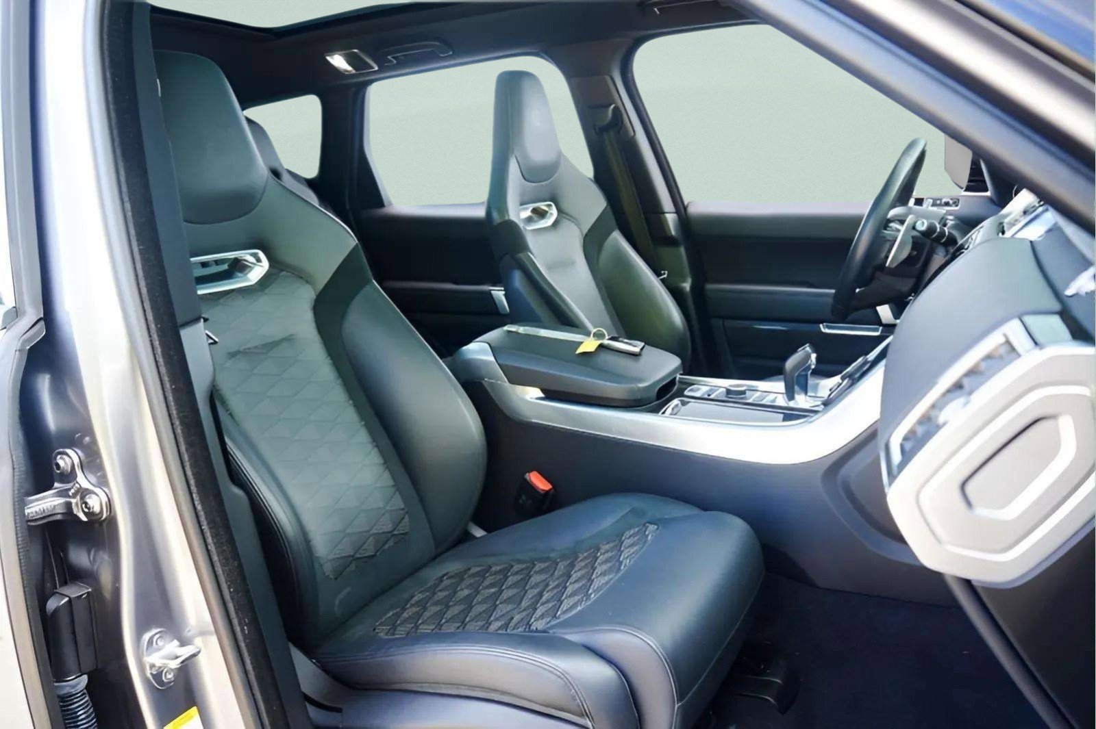 Used 2022 Land Rover Range Rover Sport SVR Carbon Edition image 37