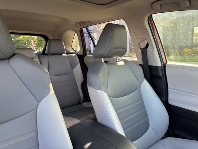 Used 2020 Toyota RAV4 XLE Premium FWD image 12