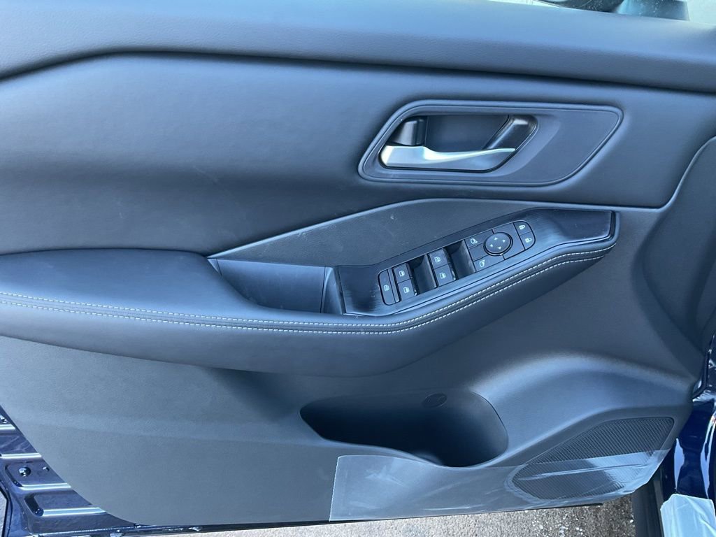 New 2026 Nissan Rogue SV w/ Cold Weather Package AWD/4WD image 11
