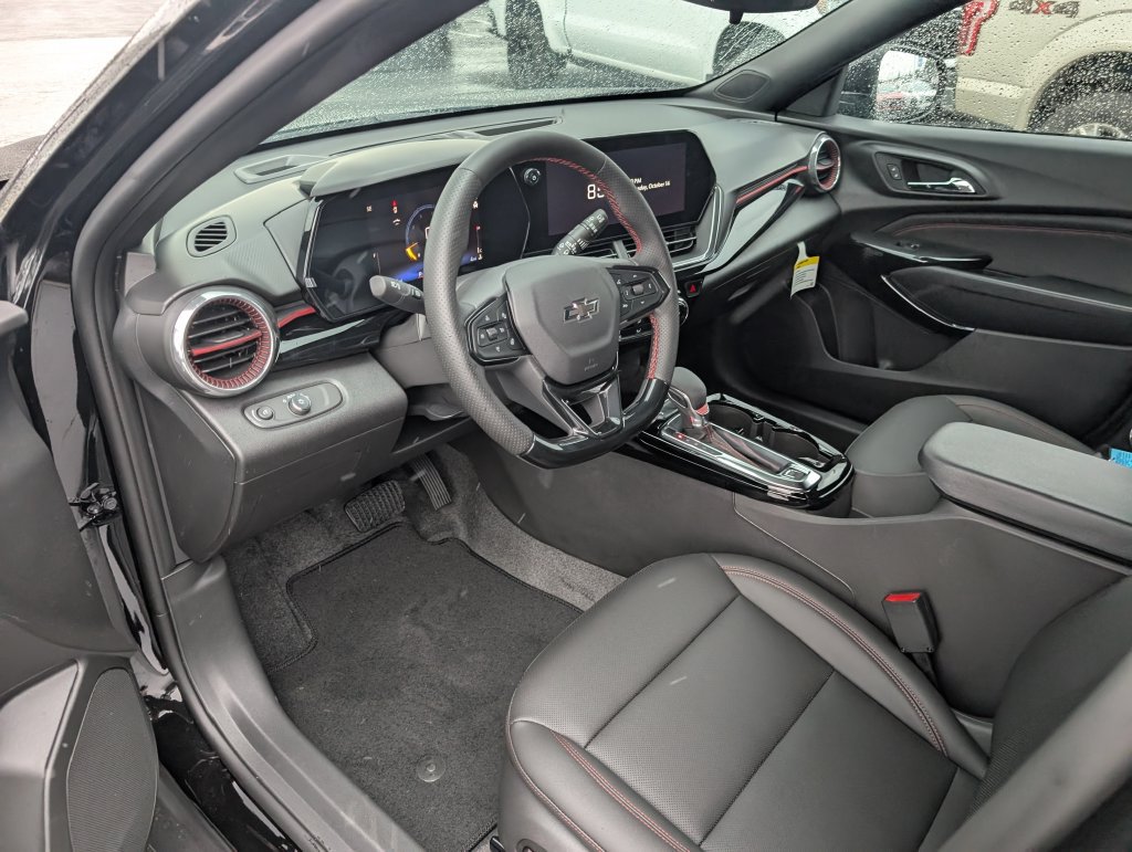 New 2026 Chevrolet Trax RS w/ Sunroof Package FWD image 12