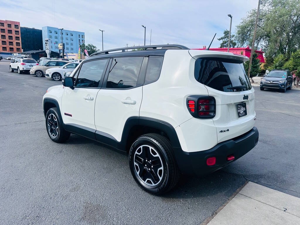 Used 2016 Jeep Renegade Trailhawk AWD/4WD image 5