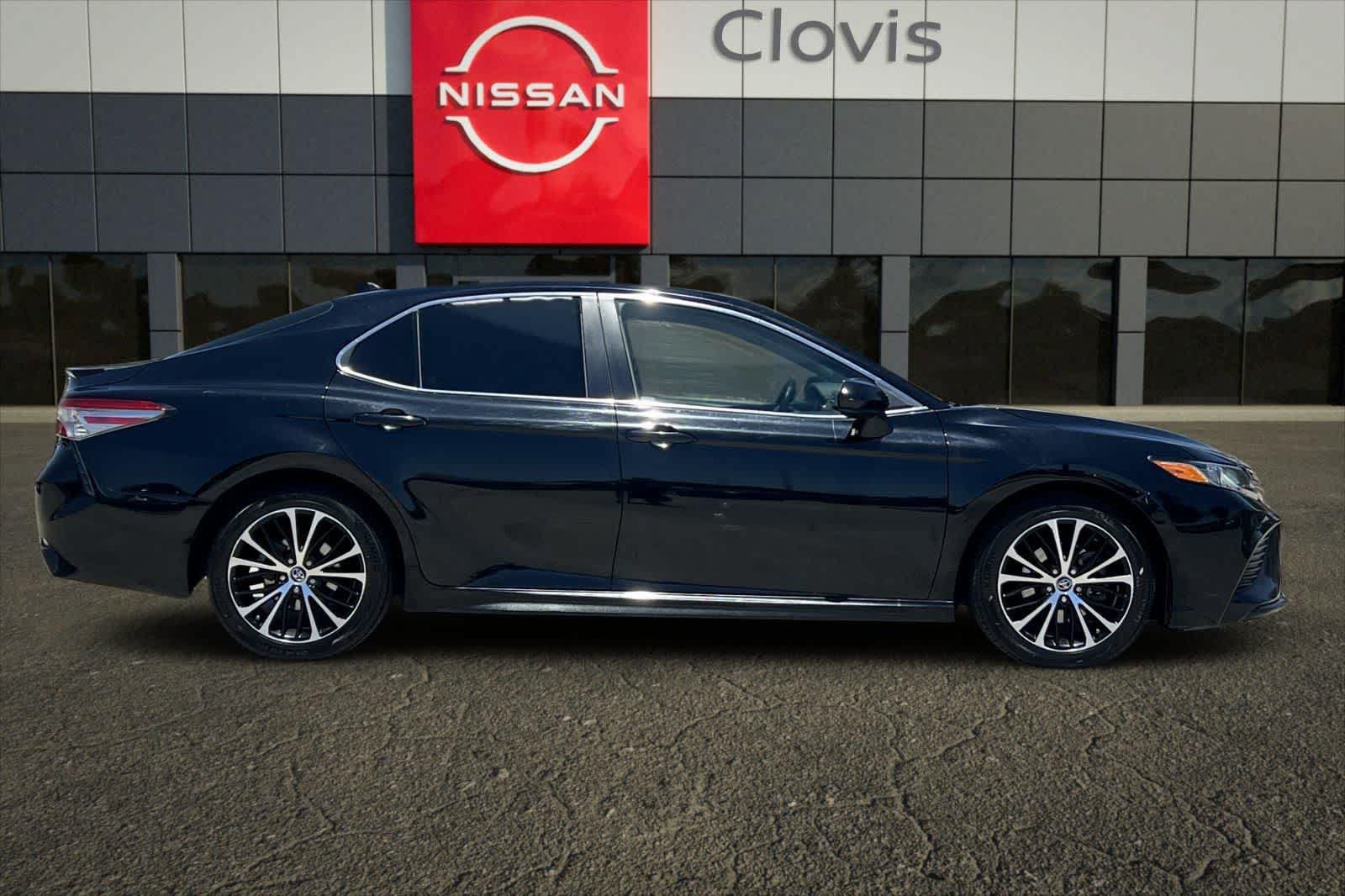 Used 2019 Toyota Camry SE FWD image 9