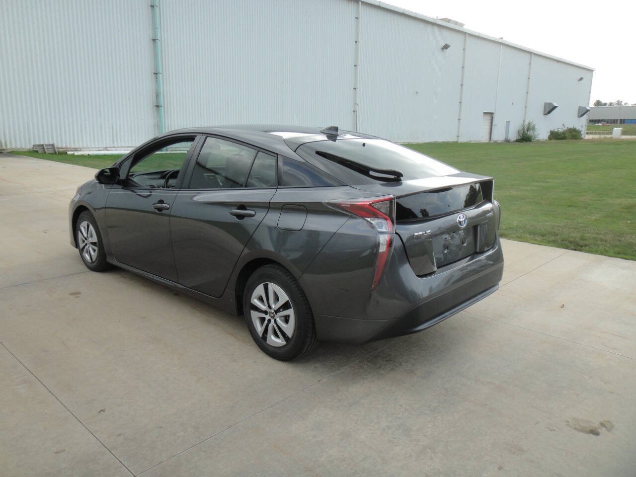 Used 2017 Toyota Prius Four FWD image 23