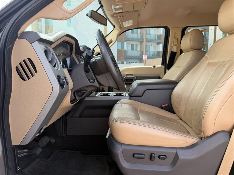 Used 2015 Ford F250 Lariat w/ Lariat Interior Package AWD/4WD image 13