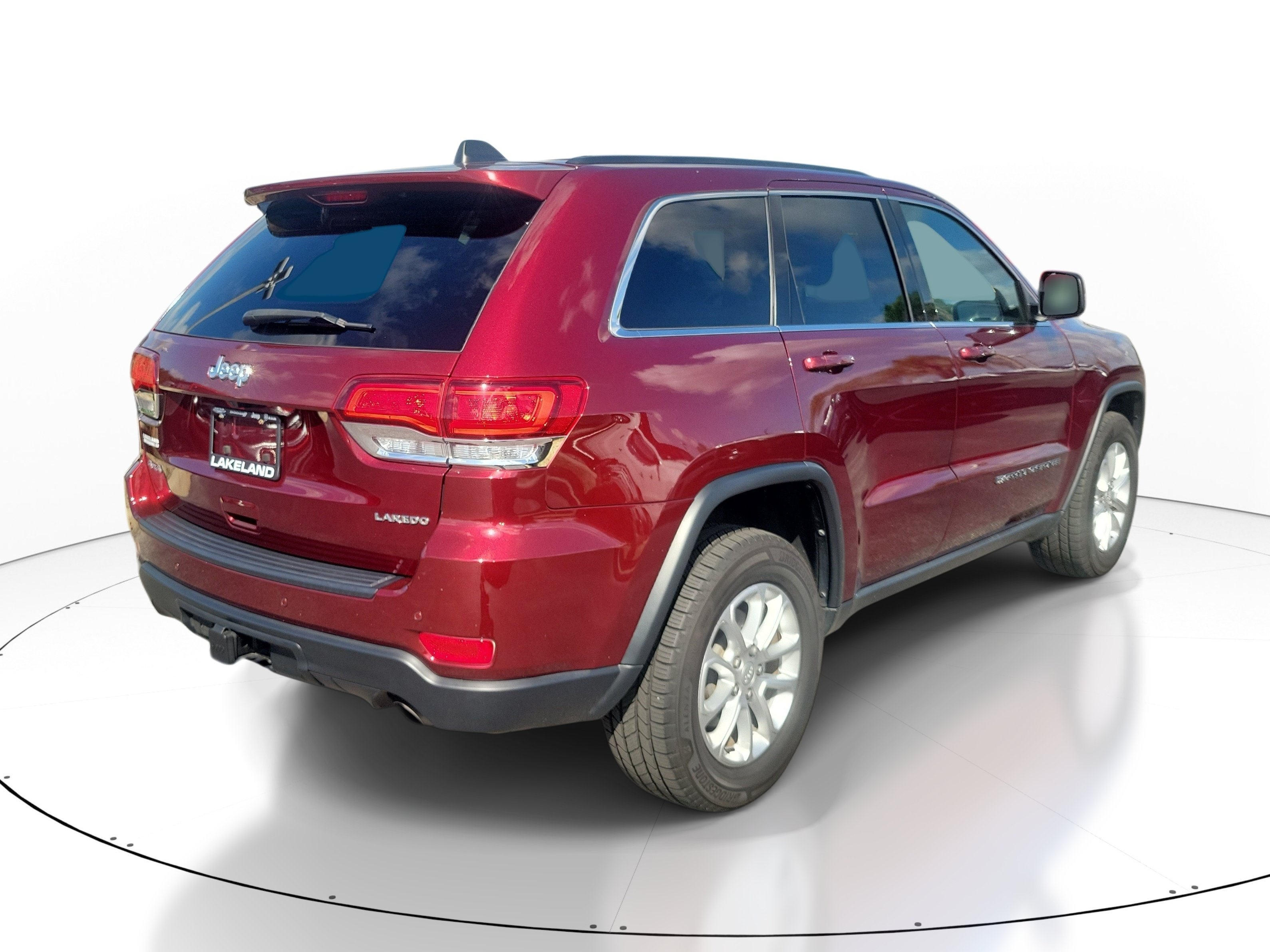 Used 2022 Jeep Grand Cherokee Laredo E AWD/4WD image 4