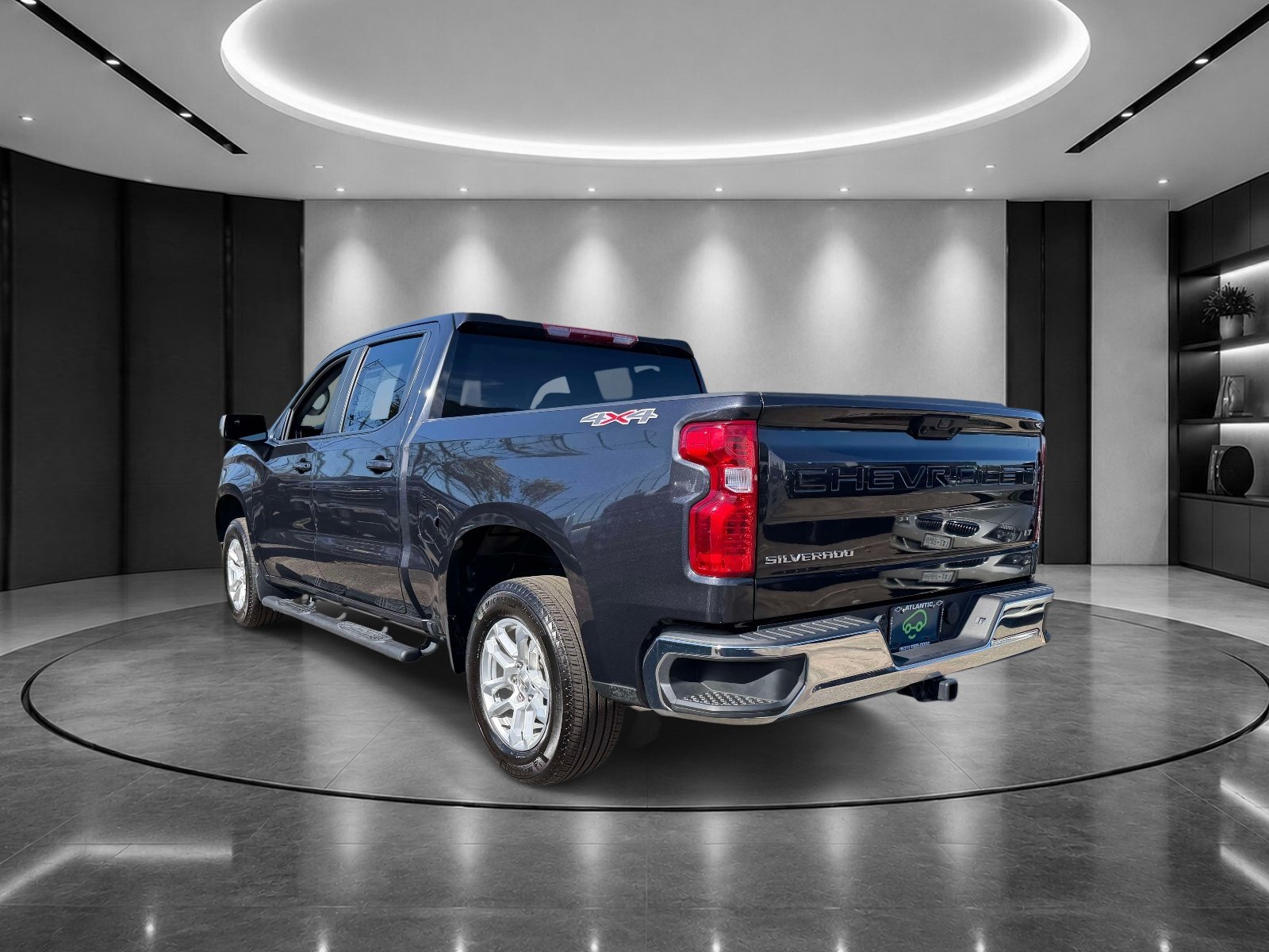 Used 2024 Chevrolet Silverado 1500 LT AWD/4WD image 4
