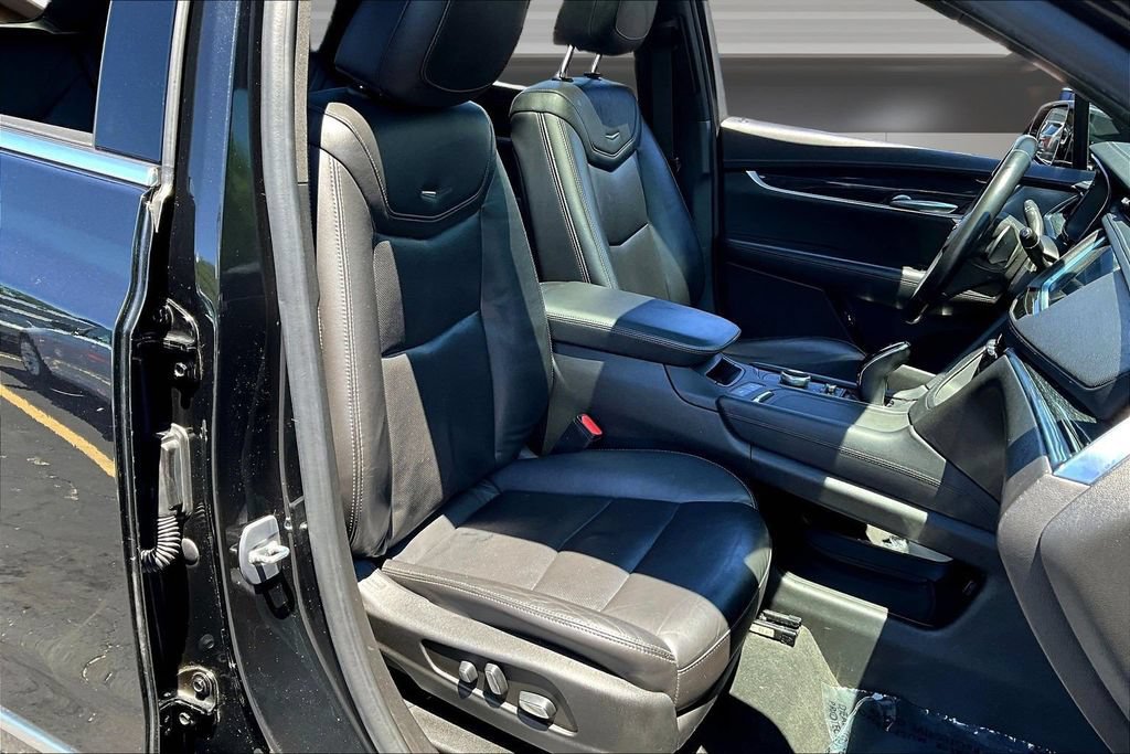 Certified 2023 Cadillac XT5 Premium Luxury w/ Technology Package AWD/4WD image 29