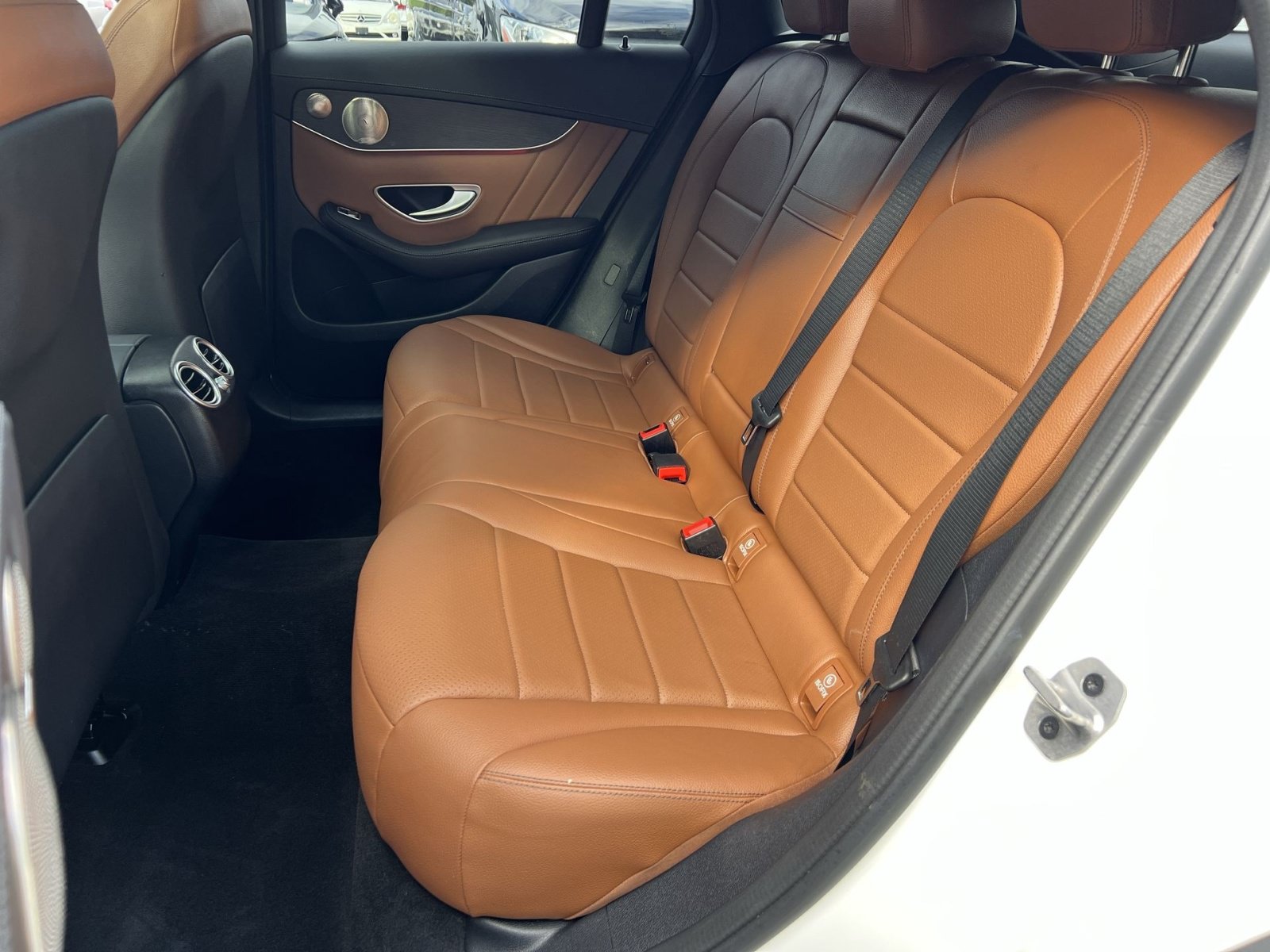 Used 2023 Mercedes-Benz GLC 300 4MATIC Coupe image 30