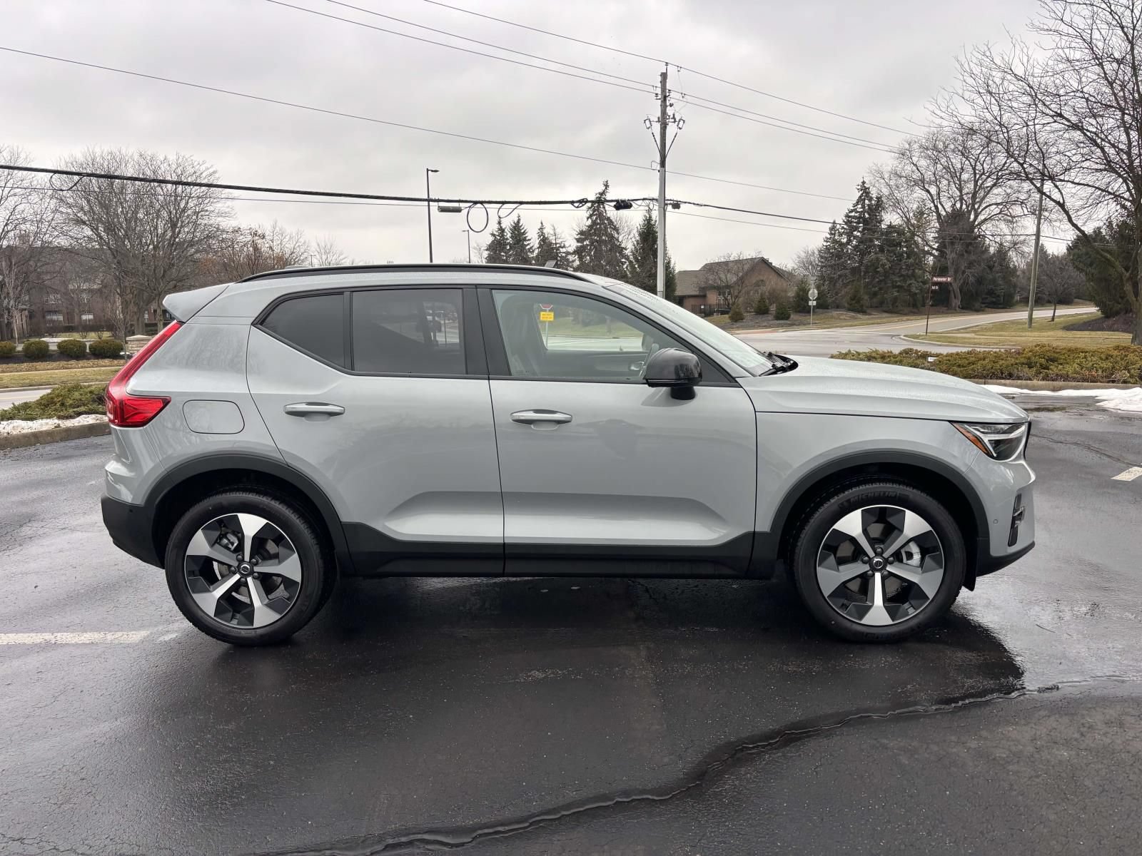 New 2026 Volvo XC40 B5 Plus w/ Protection Package Premier AWD/4WD image 8