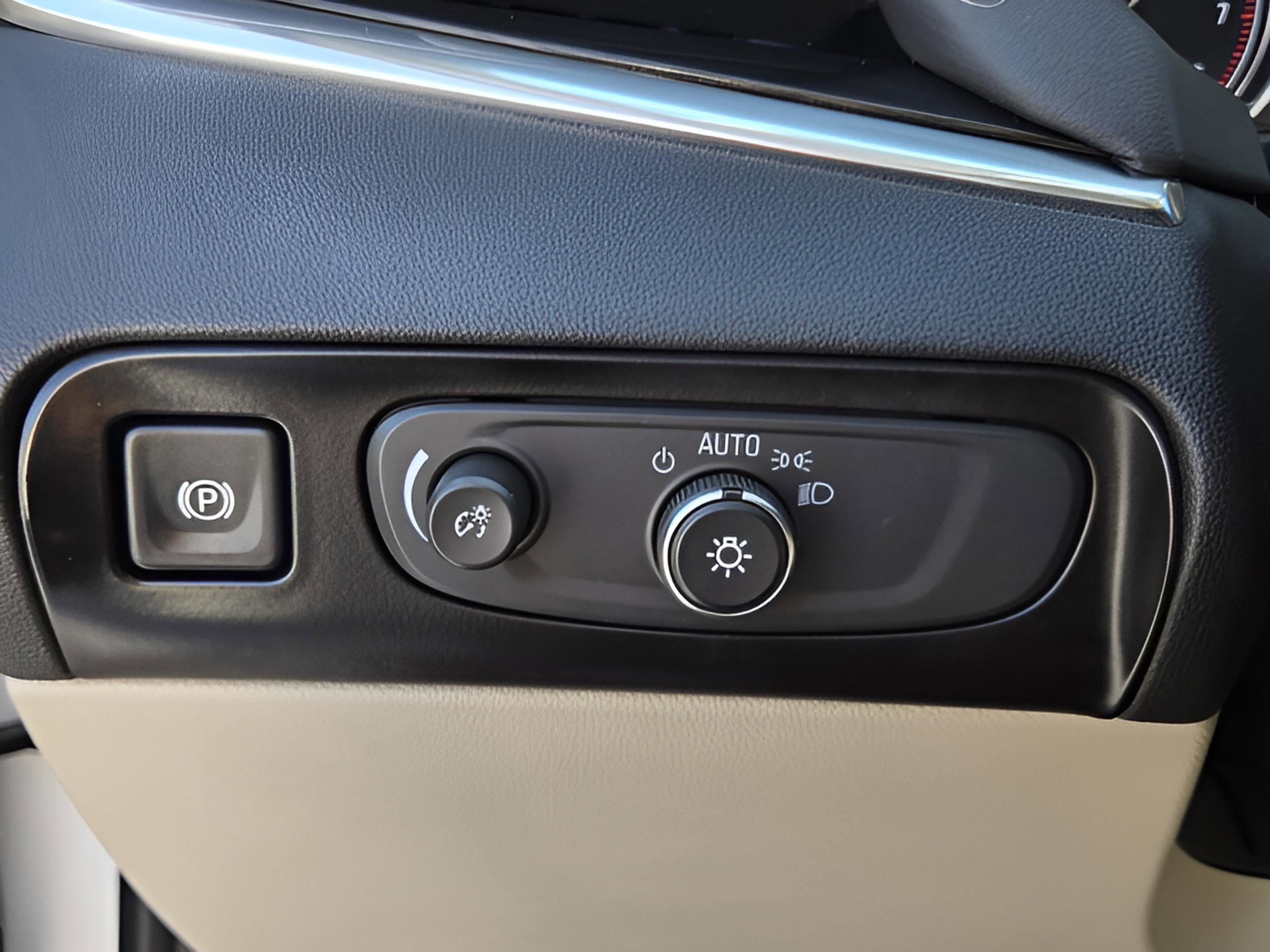 Used 2018 Buick Enclave Premium w/ Experience Buick Package image 27