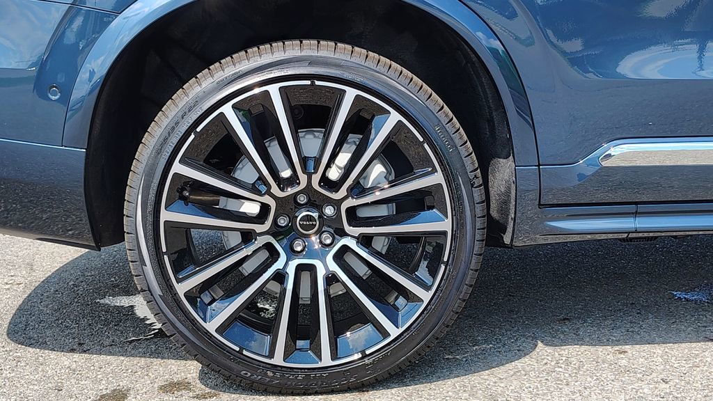 New 2026 Volvo XC90 B6 Plus w/ Protection Package Premier AWD/4WD image 39