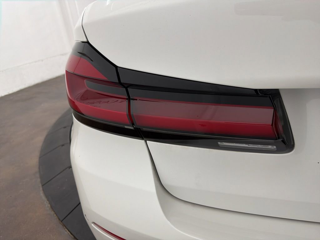 Used 2021 BMW 540i w/ Premium Package image 12