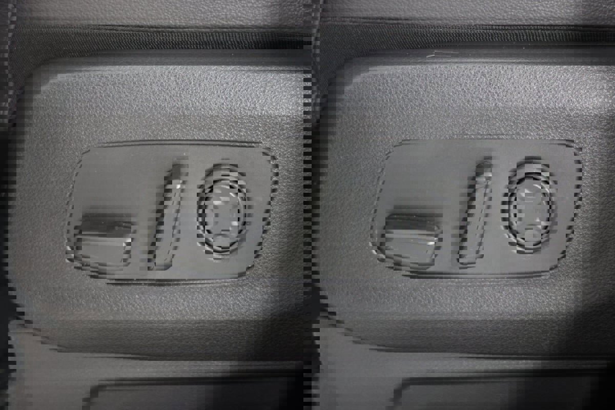 Used 2024 Kia Carnival SX Prestige image 25