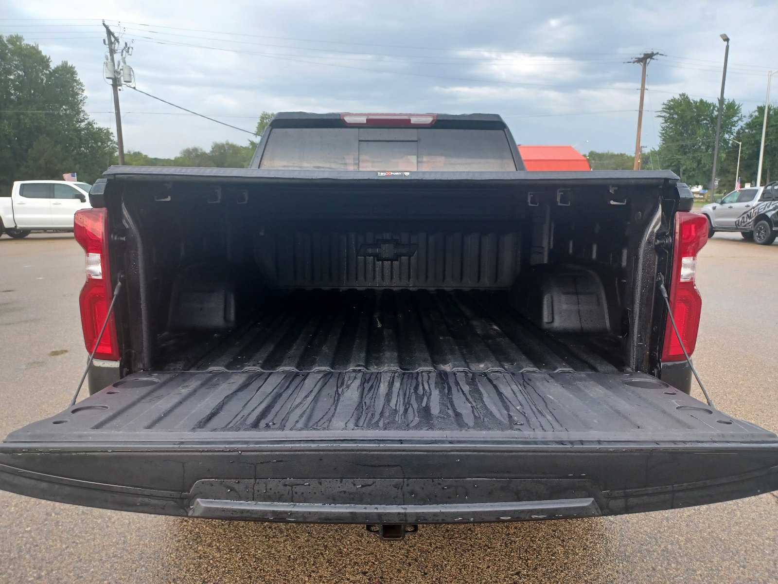 Used 2022 Chevrolet Silverado 1500 LTZ w/ Z71 Off-Road Package AWD/4WD image 15