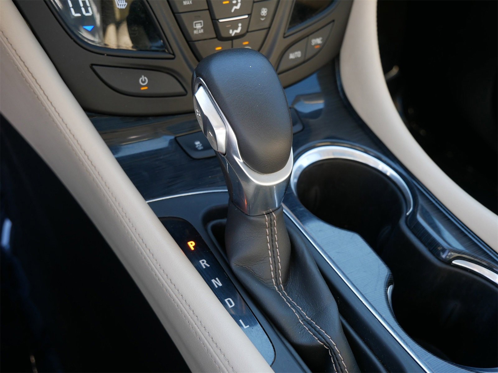 Used 2017 Buick Envision Essence image 20