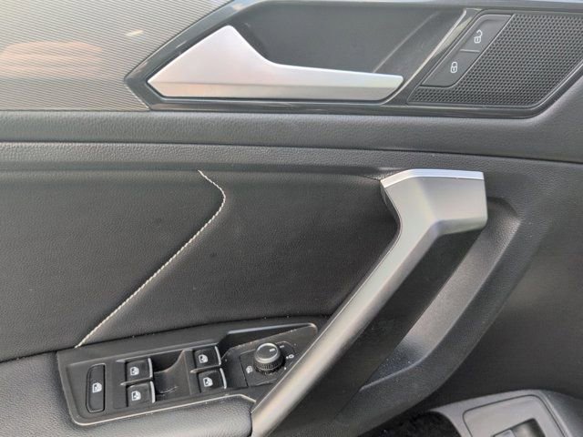 Used 2024 Volkswagen Tiguan SE image 13