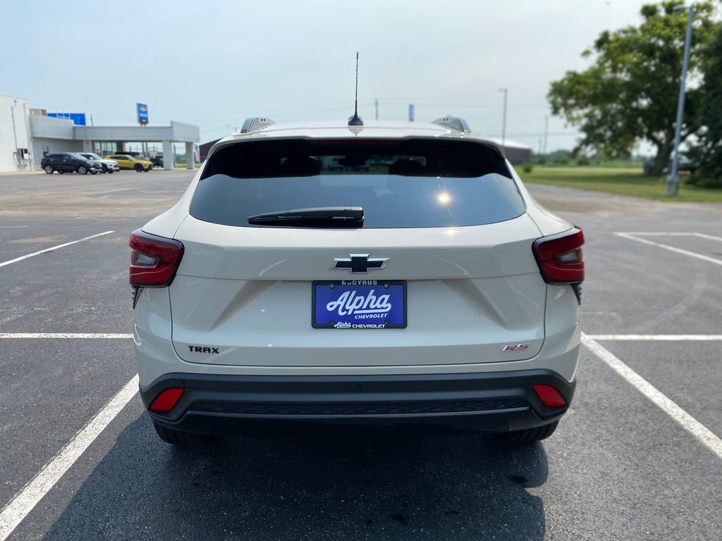 New 2026 Chevrolet Trax RS w/ Sunroof Package FWD image 6