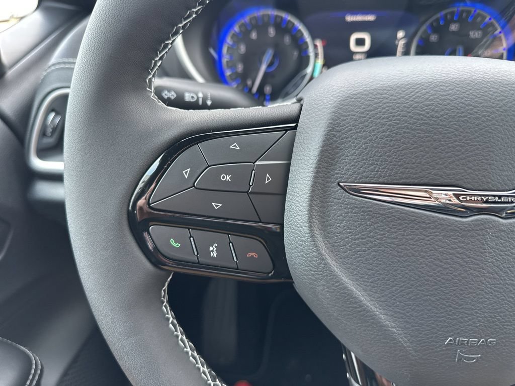 New 2026 Chrysler Pacifica Select AWD/4WD image 69