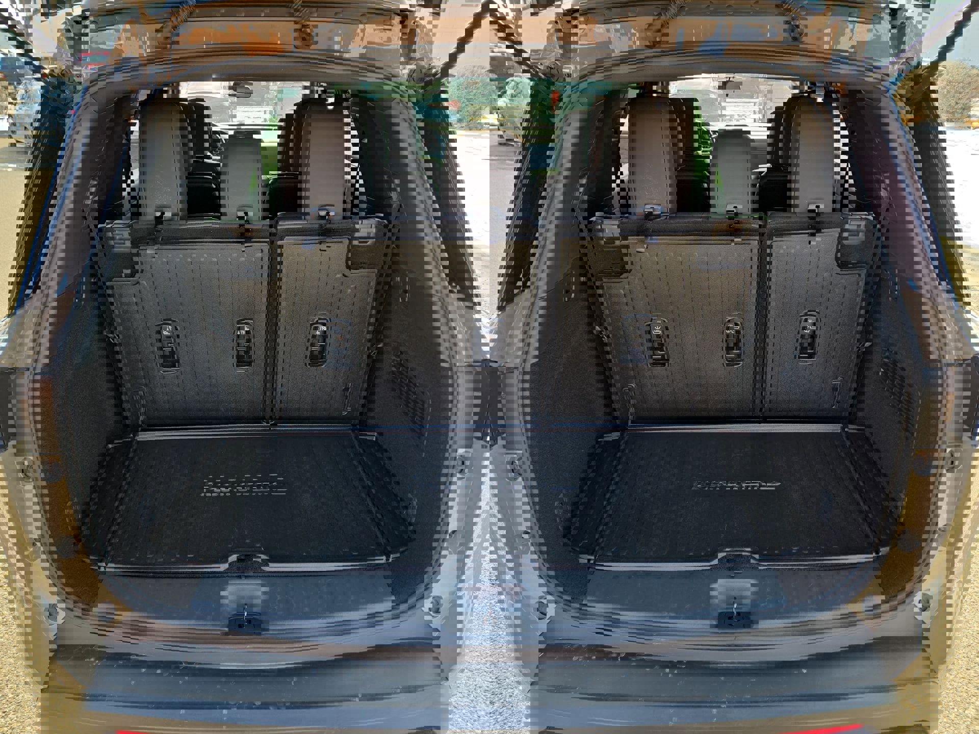 Used 2024 Nissan Pathfinder Rock Creek image 12