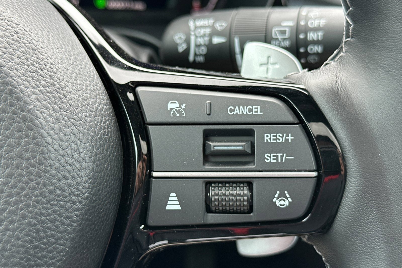 Used 2025 Acura ADX AWD image 31